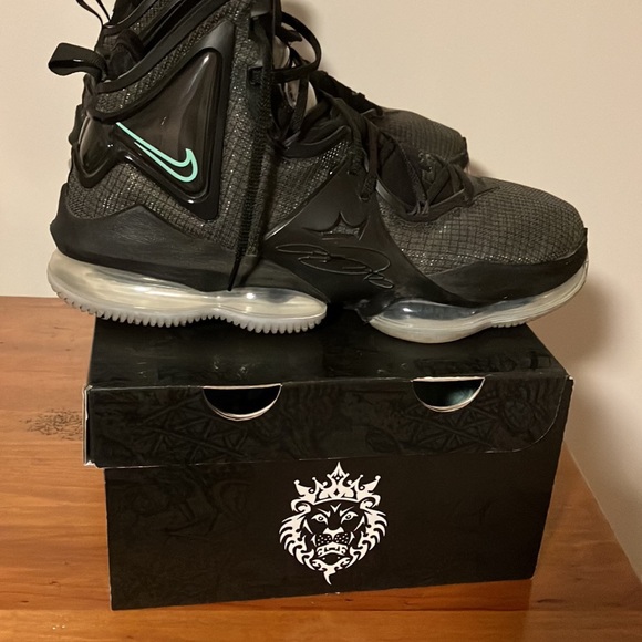 Don’t like them so selling them 180 - Picture 1 of 2